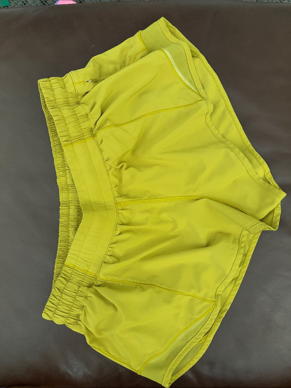 Lululemon Hotty Hot Short II *2.5” Size 10 Soleil
